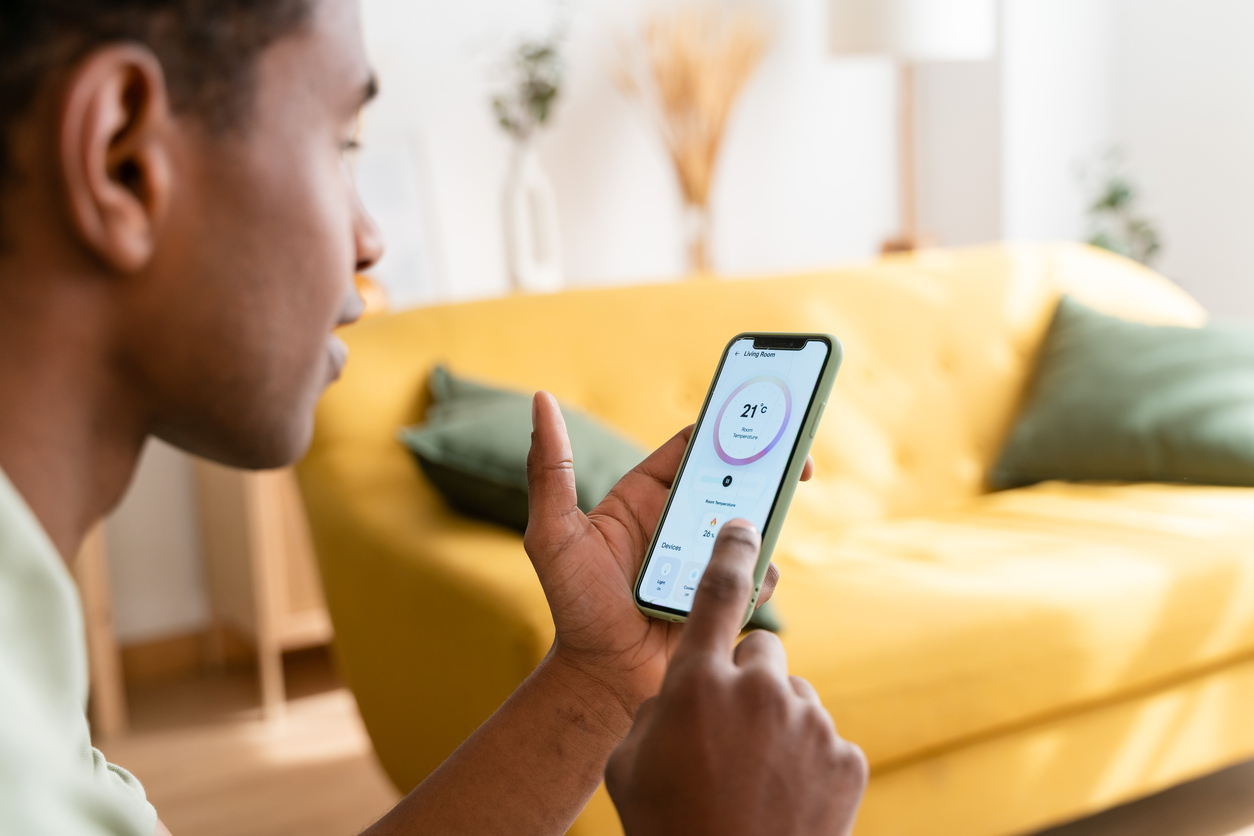 User interacting with a mobile app powered by HCL Nomad, enabling seamless access to Domino applications from anywhere.